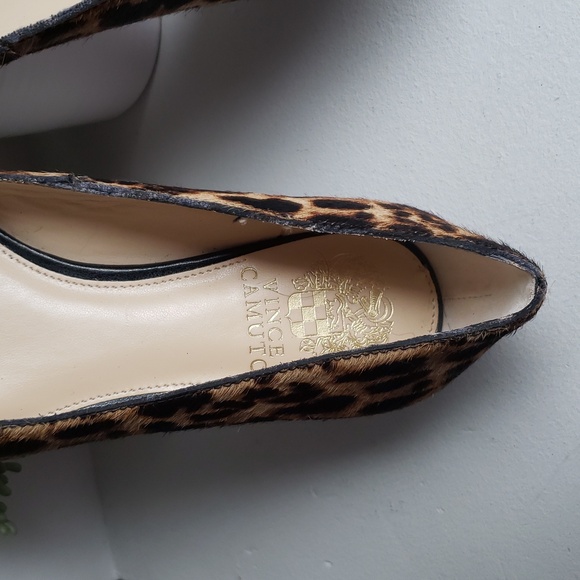 Vince Camuto Pindia Womens Leopard Print Women's Shoes with Black Bow. NWOB - Picture 2 of 15